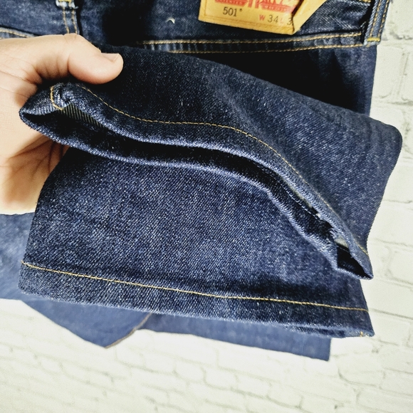 LEVI'S | 501 button fly medium wash cut-off cropped jean capris - Picture 6 of 10